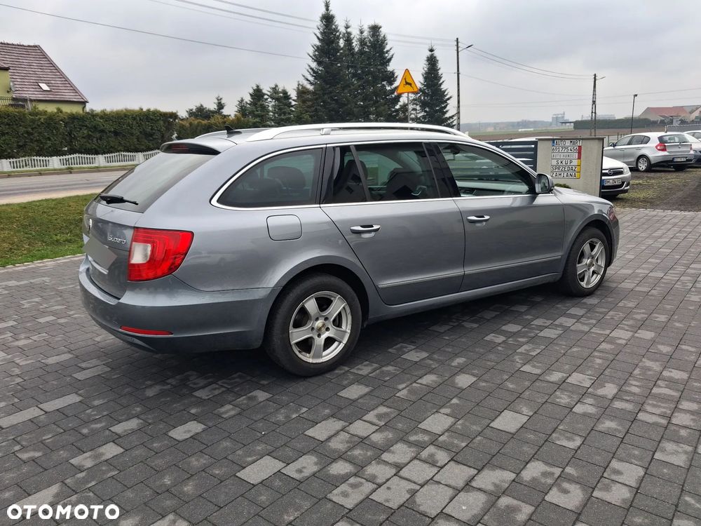 Skoda Superb 2.0 TDI DSG Exclusive - 26
