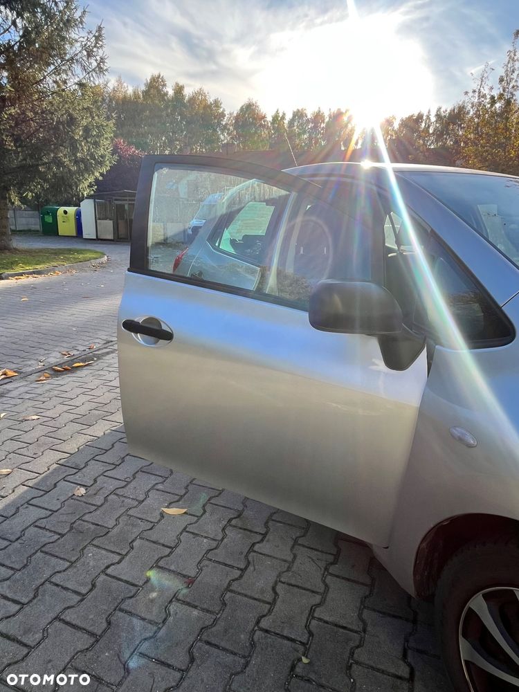 Toyota Auris - 11
