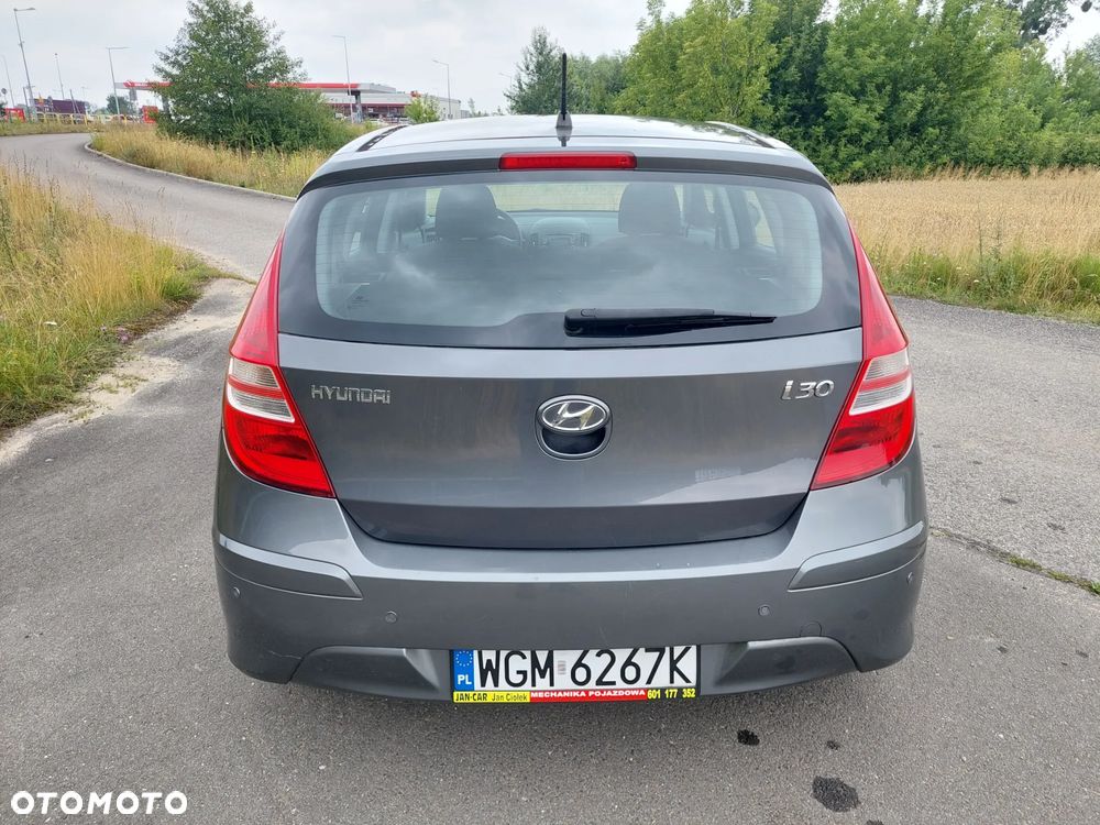Hyundai i30 1.4 Base + - 8