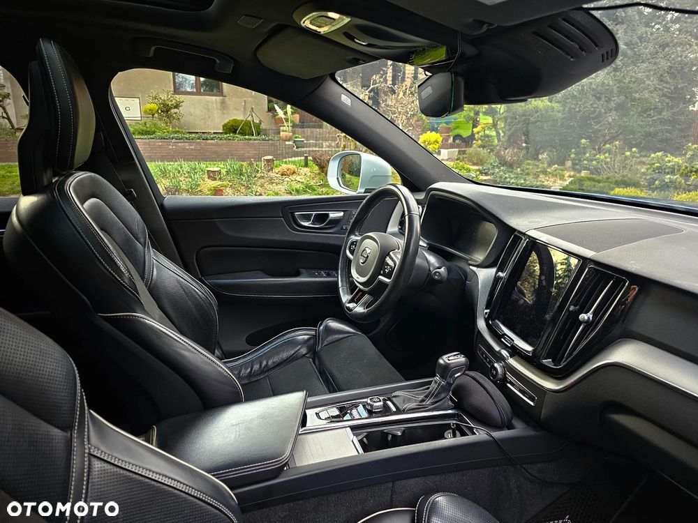 Volvo XC 60 T5 AWD R-Design - 10