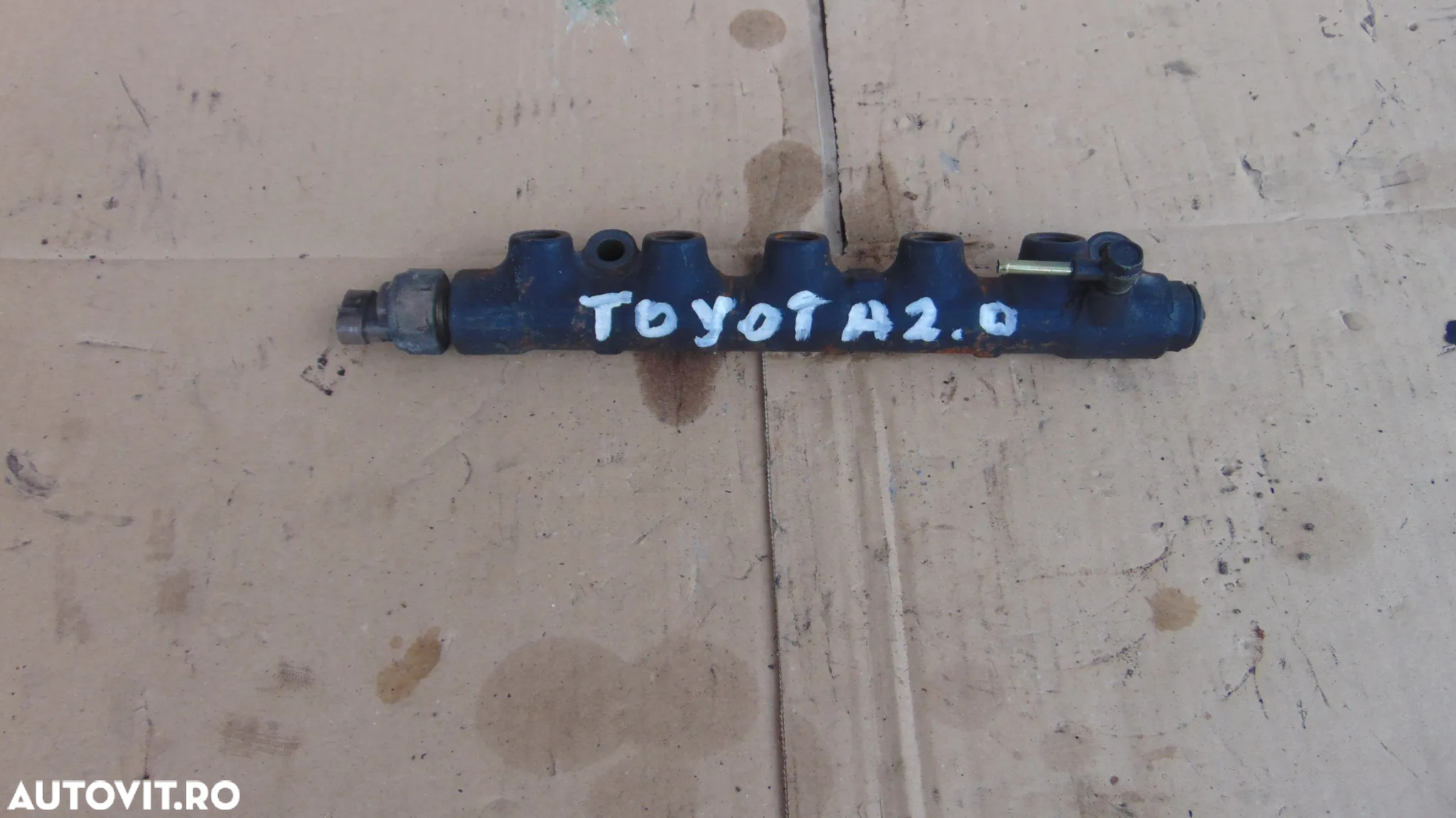 Rampa injectoare toyota corolla verso 2.0 rav4 auris dezmembrez - 2