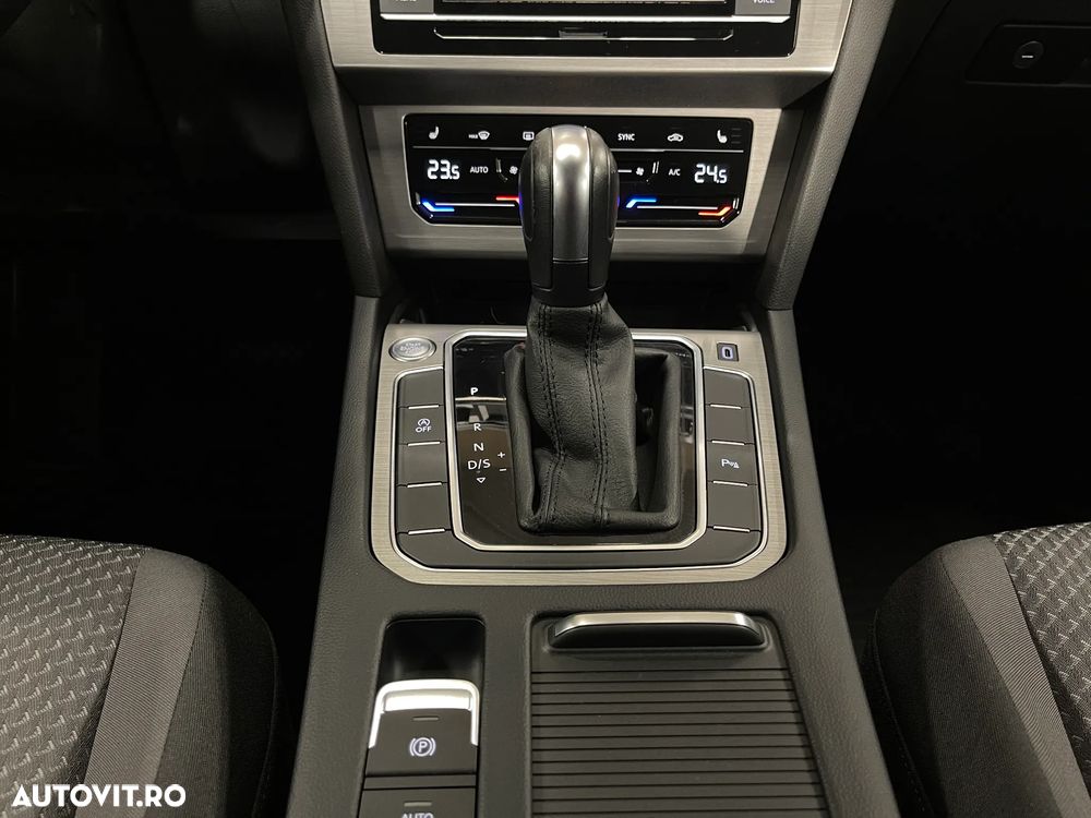 Volkswagen Passat 1.5 TSI ACT DSG Advance - 21