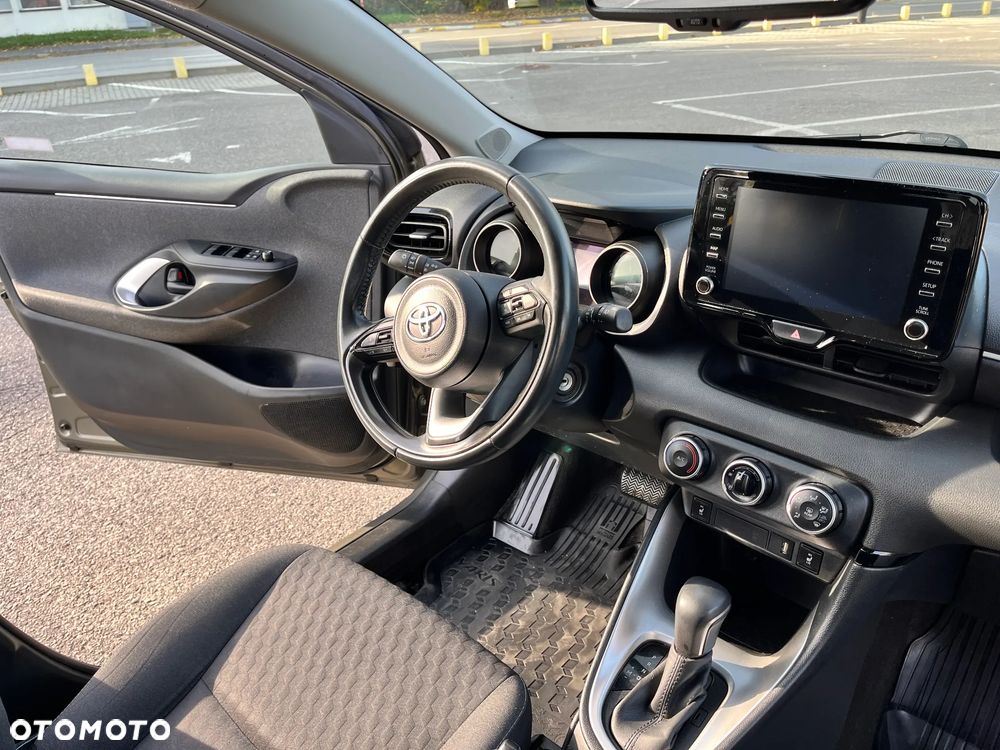 Toyota Yaris - 8