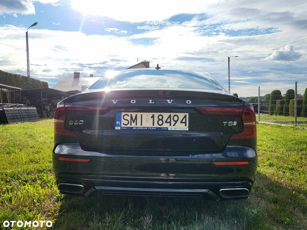 Volvo S60 T5 R-Design - 10