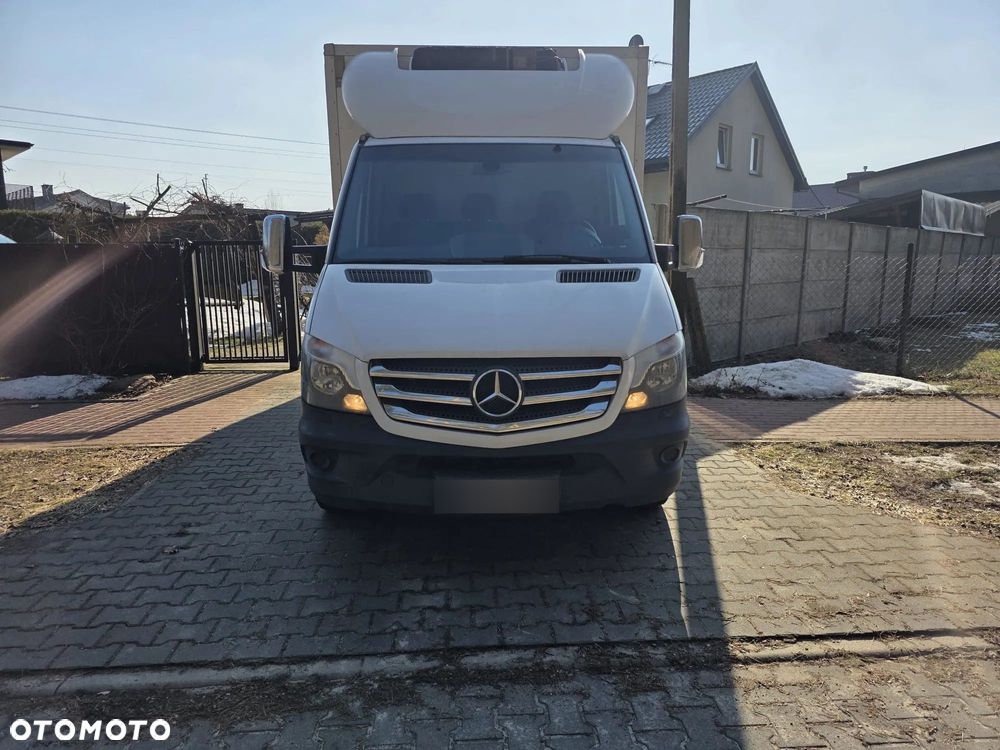 Mercedes-Benz Sprinter - 2