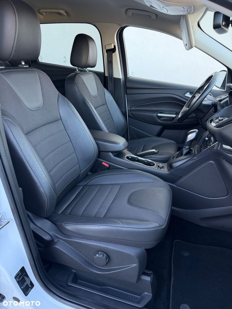 Ford Kuga 2.0 TDCi 4x4 Business Edition - 22