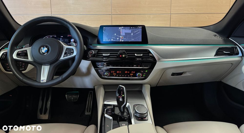 BMW Seria 5 520d xDrive M Sport sport - 16