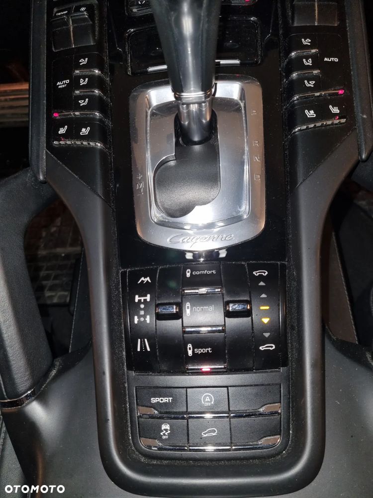 Porsche Cayenne - 15