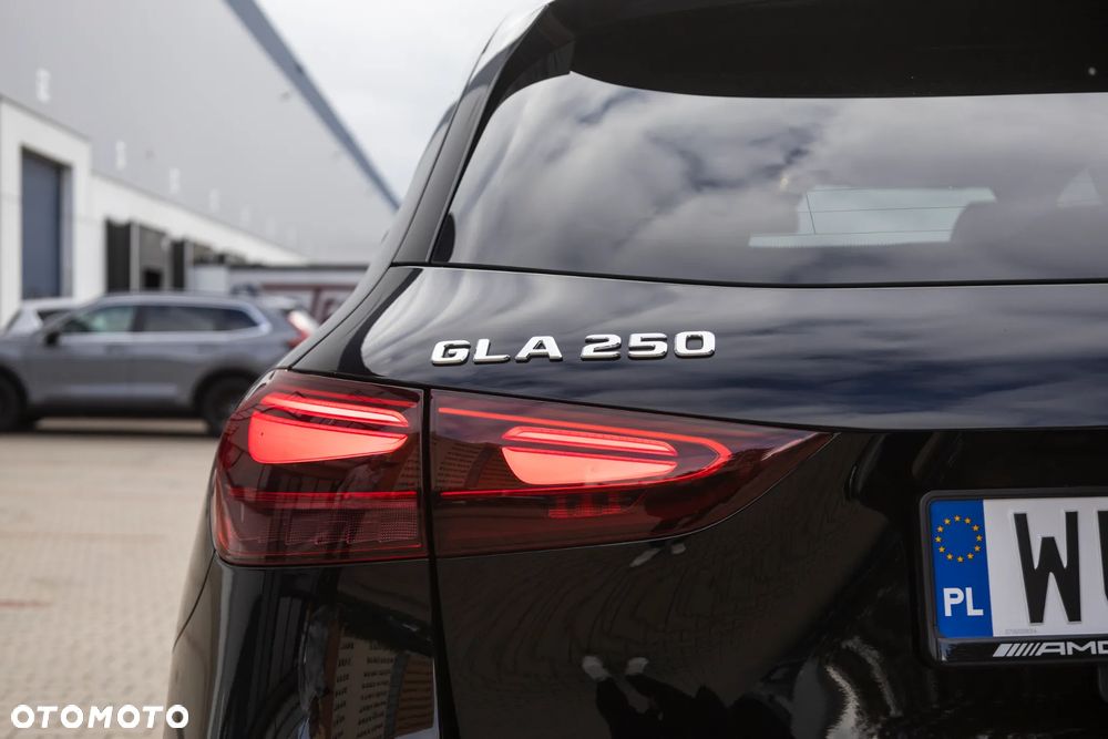 Mercedes-Benz GLA - 5