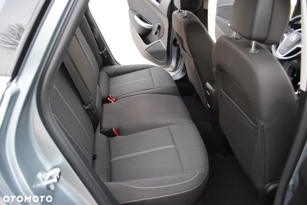 Opel Astra 1.4 Turbo Cosmo - 12