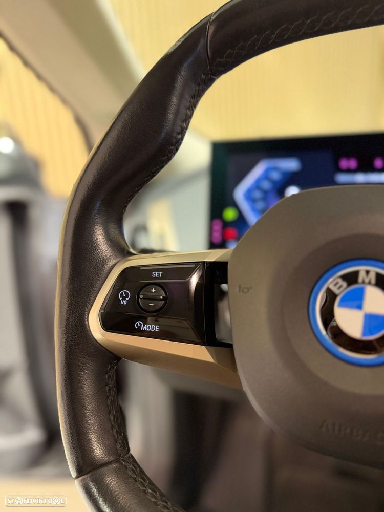 BMW iX xDrive40 - 10