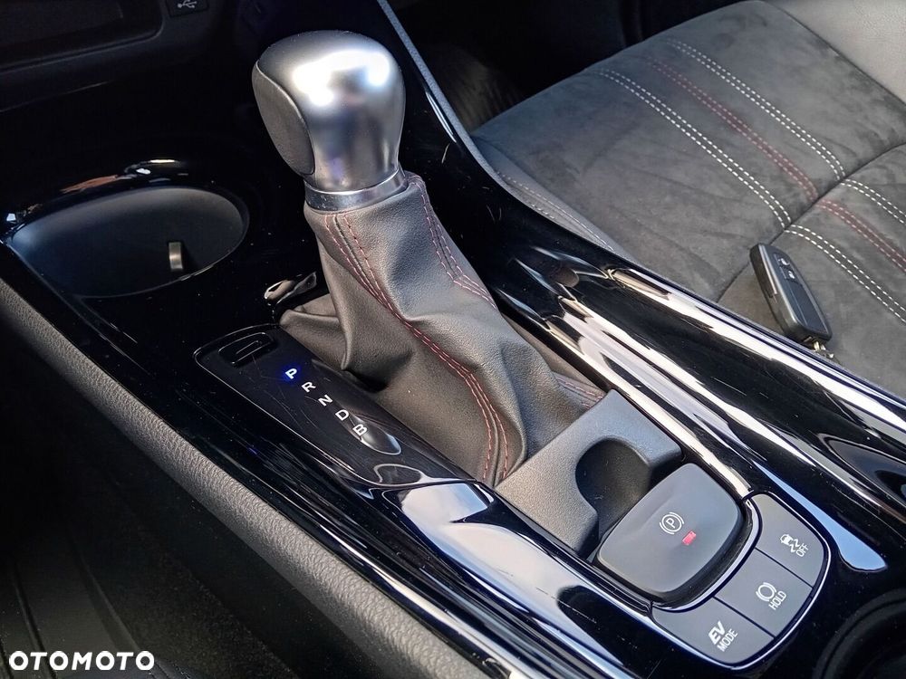 Toyota C-HR 1.8 Hybrid GPF GR Sport - 24