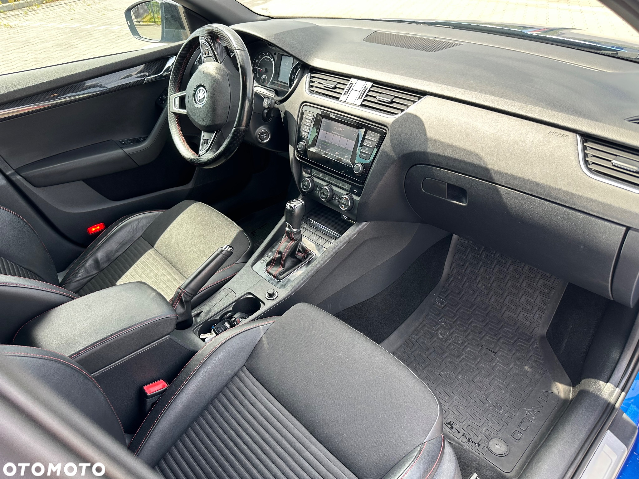 Skoda Octavia Combi 2.0 TDI DSG RS - 17