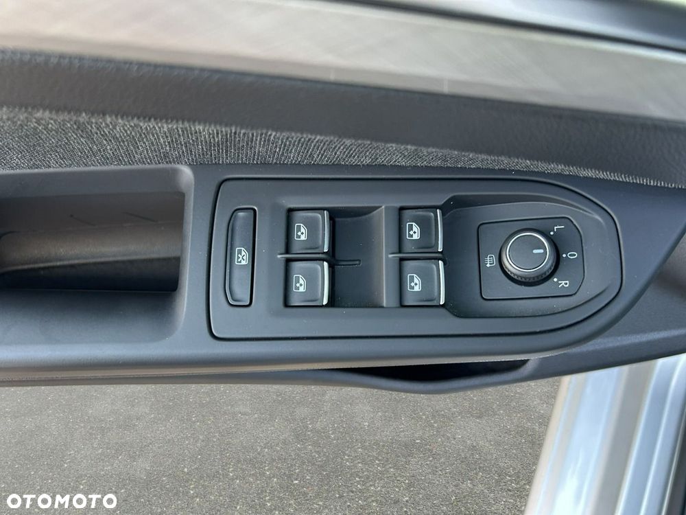 Volkswagen Golf - 11