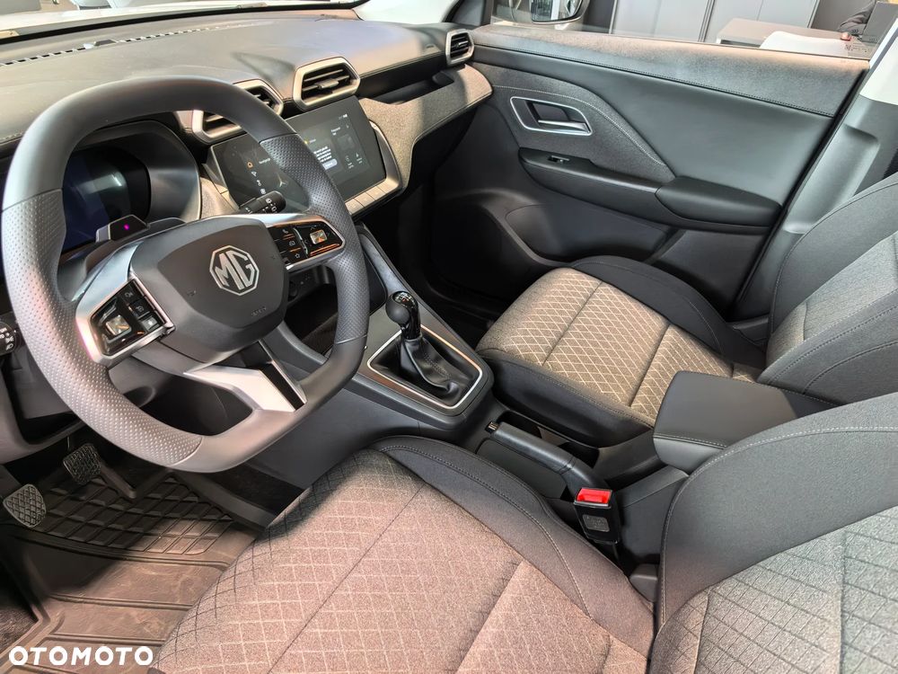 MG ZS - 23