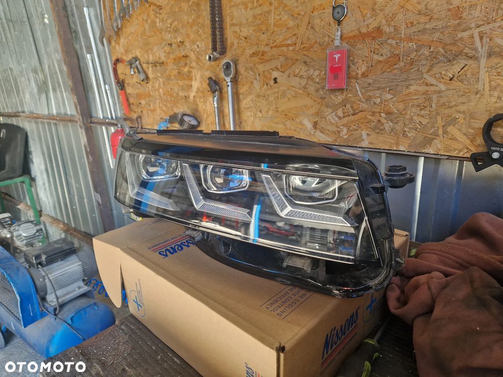 VW Touareg III Lift Lampa przednia prawa full led matrix 761941082H europa - 1