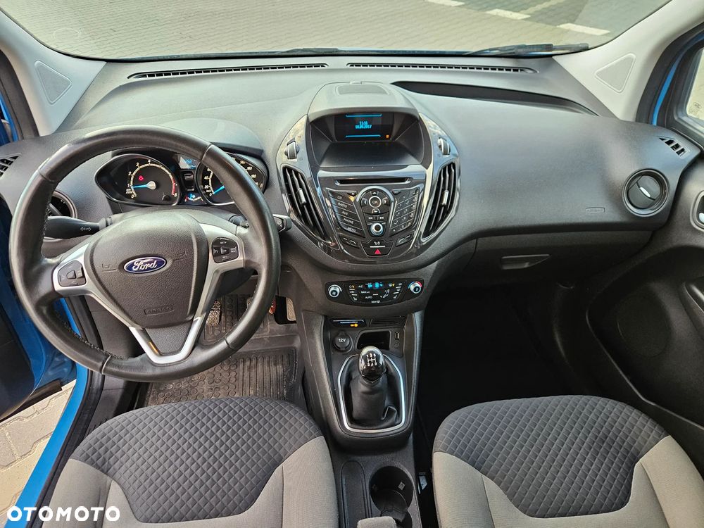 Ford Tourneo Courier - 13