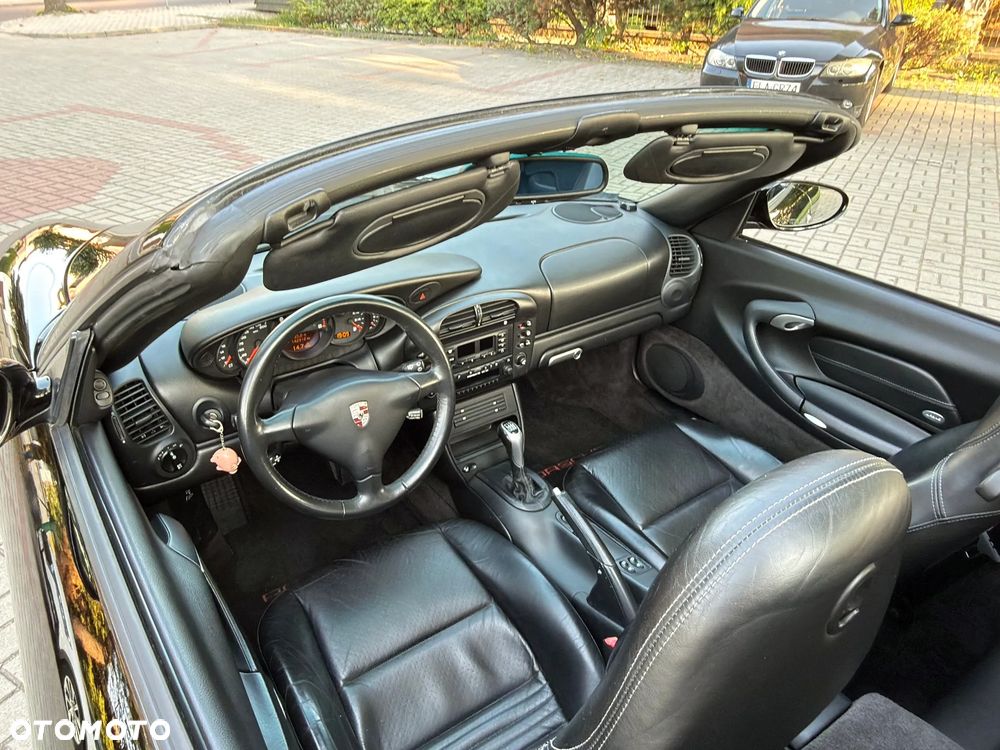 Porsche 911 Carrera - 25