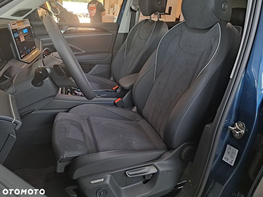 Volkswagen Tiguan - 12