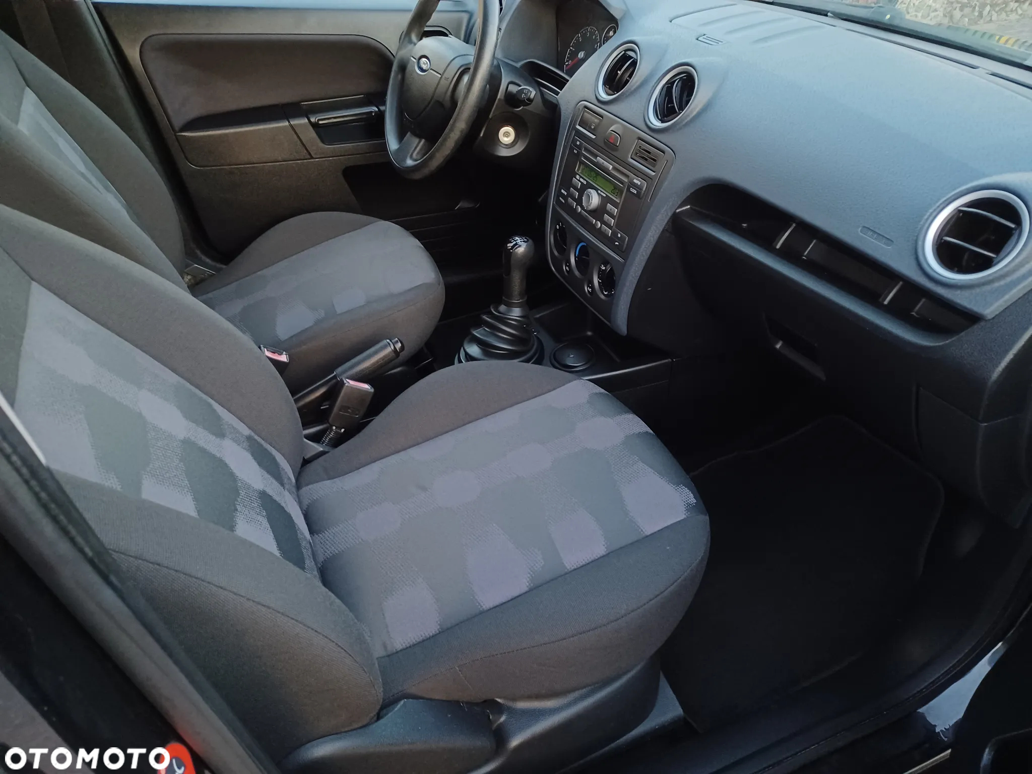 Ford Fusion 1.4 Ambiente - 6