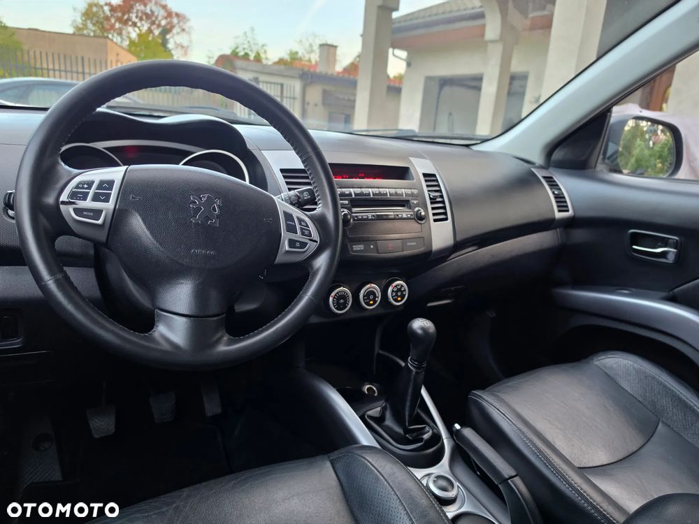 Mitsubishi Outlander - 28