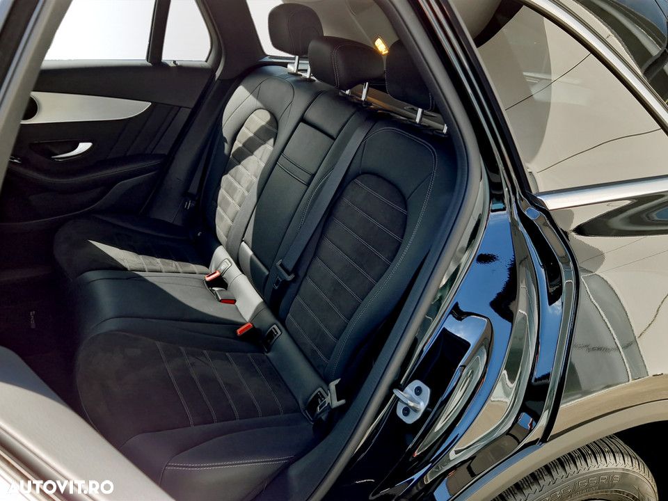 Mercedes-Benz GLC 300 e 4MATIC - 16