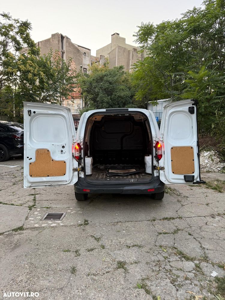Ford Courier - 6