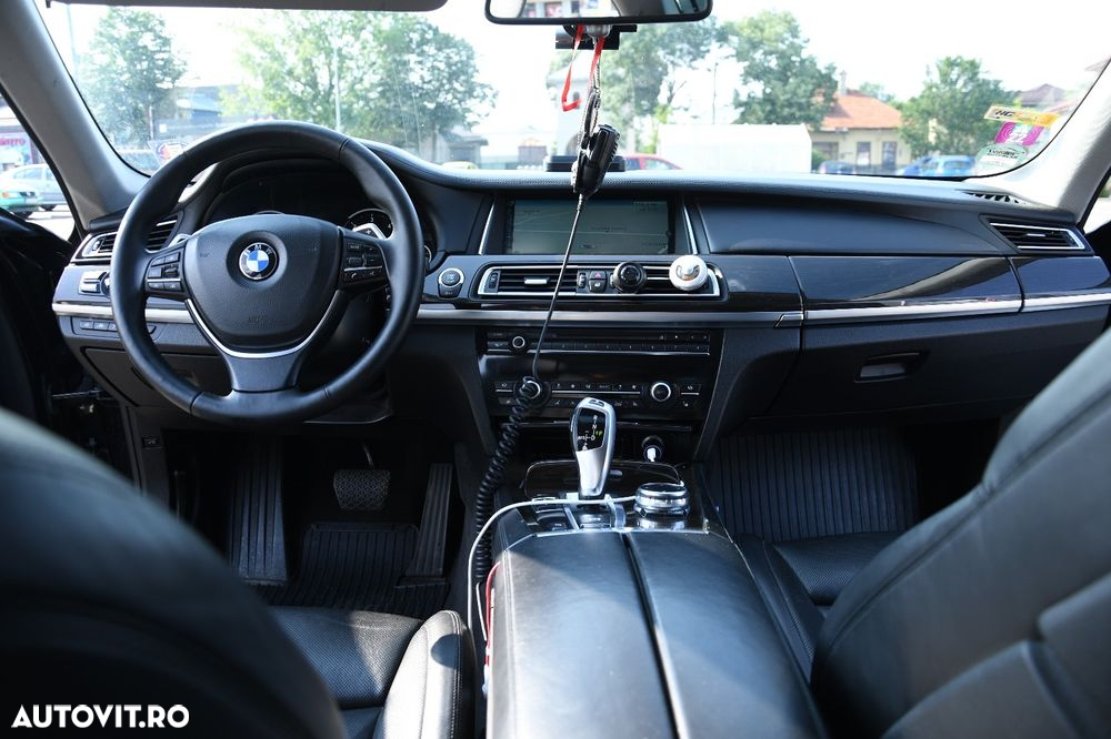 BMW Seria 7 730d - 23