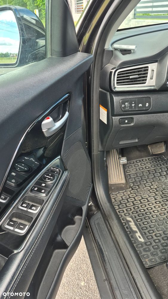 Kia Niro 1.6 GDI Hybrid M - 25