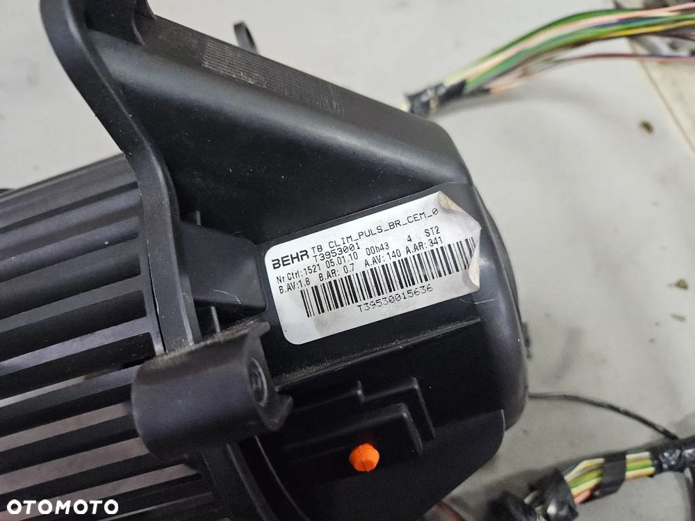 Dmuchawa nawiewu rezystor wiązka PEUGEOT 5008 I Europa 2010r T3953001 - 3