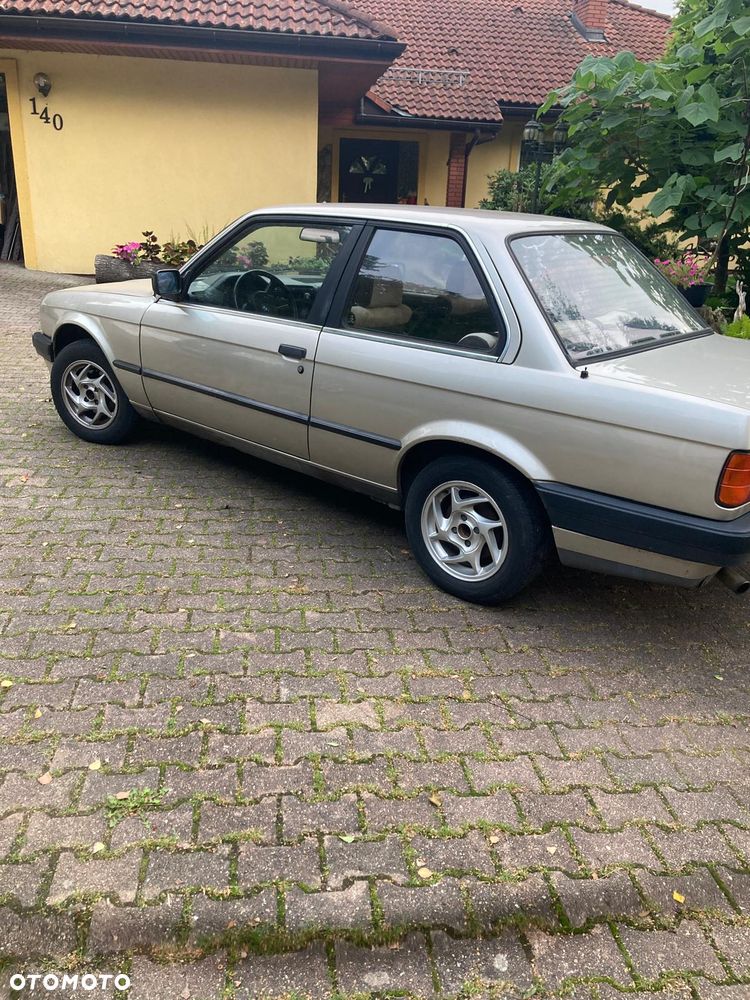 BMW Seria 3 318i - 10