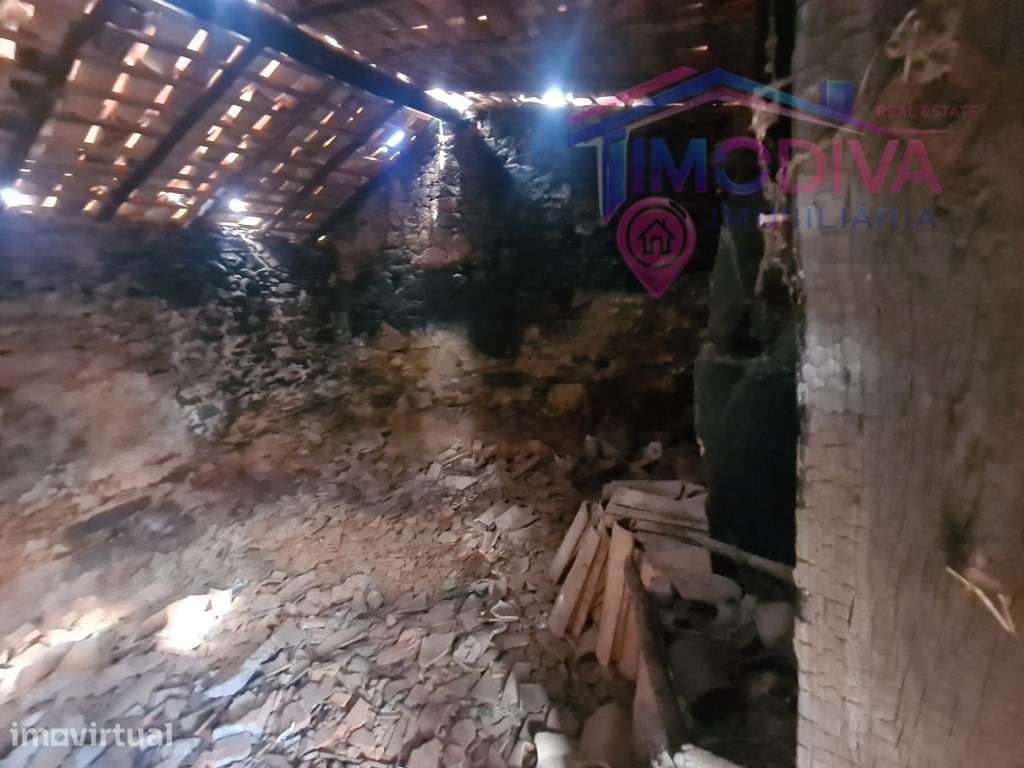 Casa de Campo para Reconstrução Total - Troviscal (Sertã) - Grande imagem: 4/7