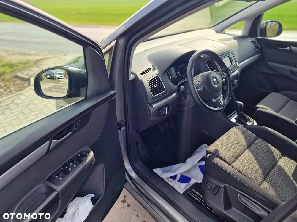 Volkswagen Sharan 2.0 TDI DSG BlueMotion Technology Trendline - 11