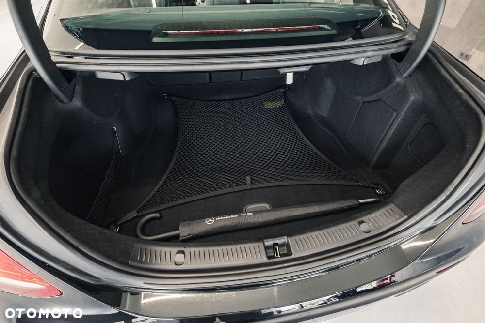 Mercedes-Benz Klasa E 220 d 4-Matic 9G-TRONIC - 39