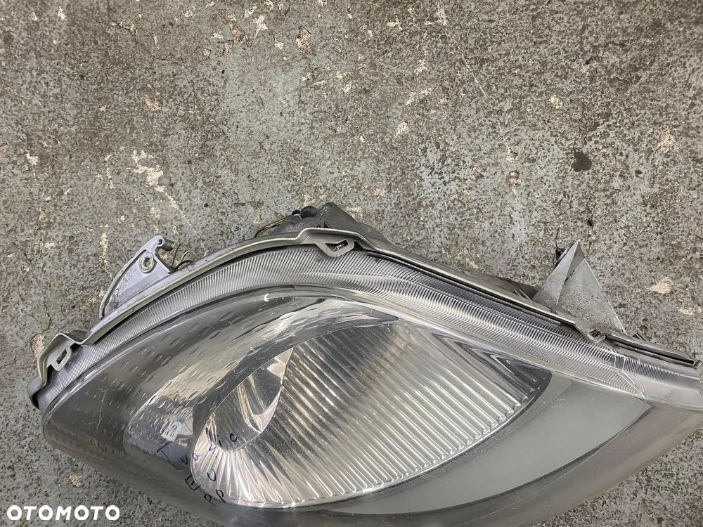 TRAFIC II VIVARO LAMPA PRAWA PRZEDNIA KPL - 4