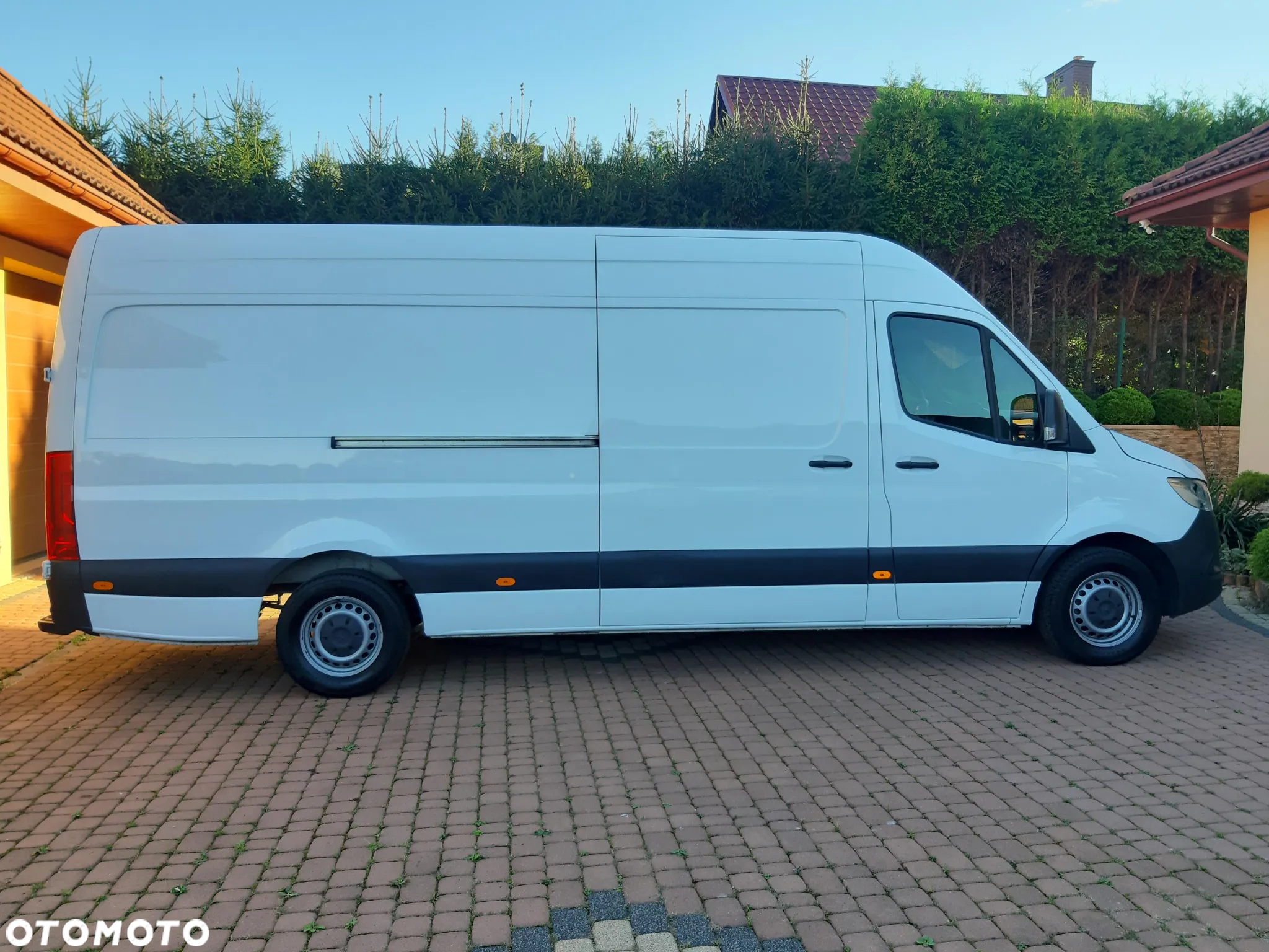 Mercedes-Benz Sprinter - 11