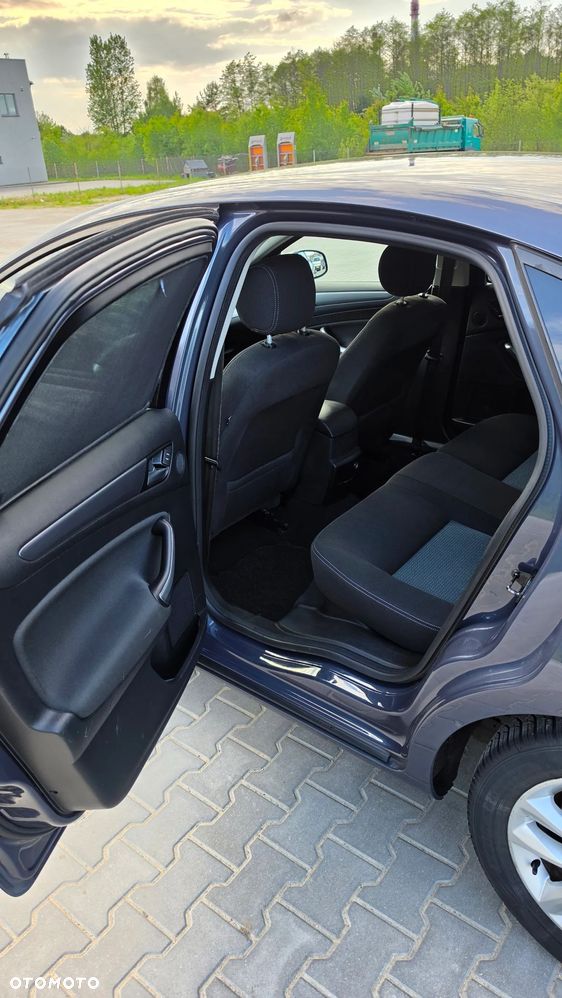 Ford Mondeo 2.0 TDCi Trend - 24