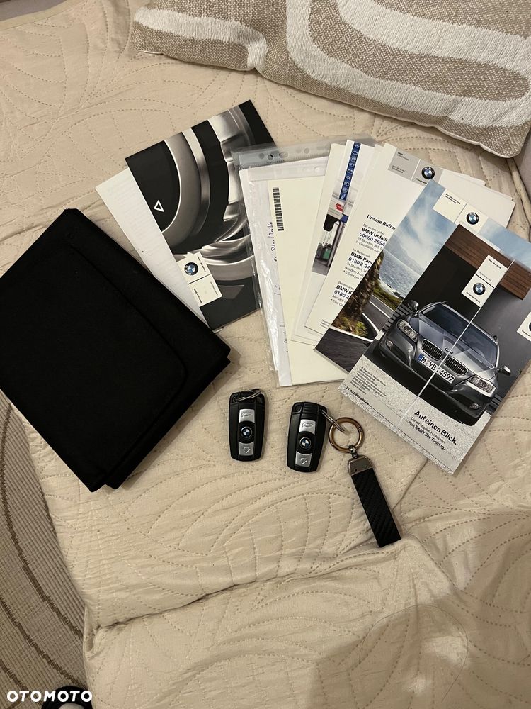 BMW Seria 3 318i Touring - 25