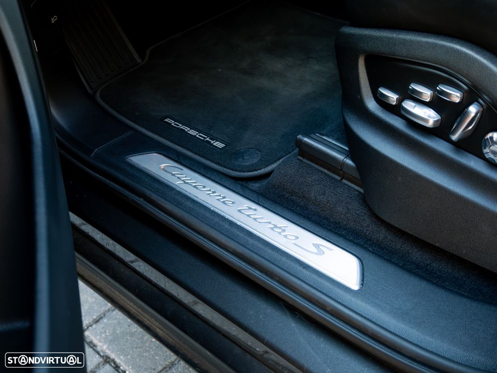Porsche Cayenne Coupé Turbo S E-Hybrid - 32
