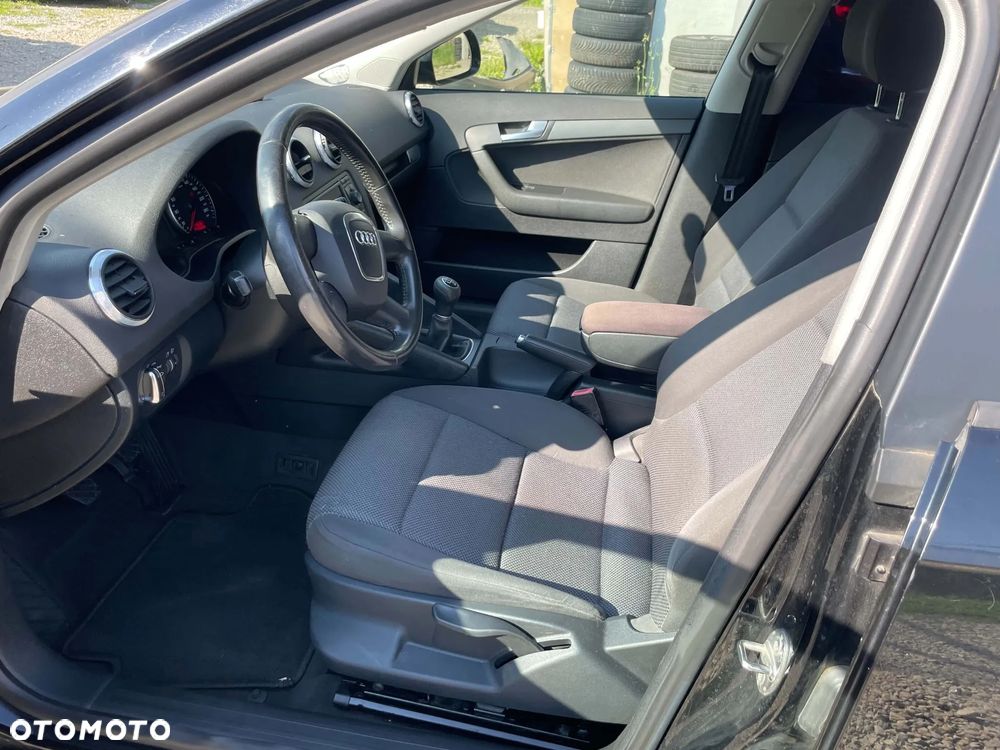 Audi A3 Sportback 1.4 TFSI Ambiente - 11
