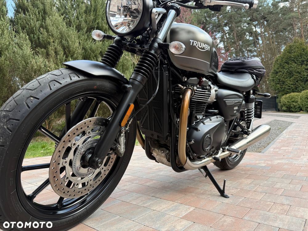 Triumph Street Twin - 14