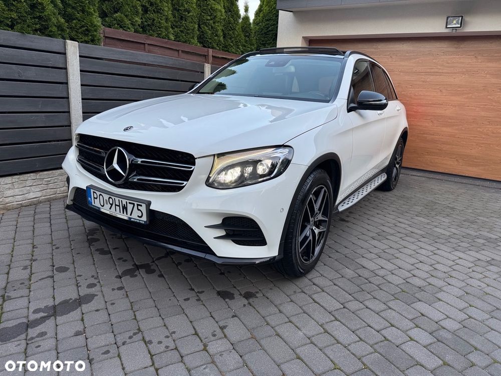 Mercedes-Benz GLC 250 4Matic 9G-TRONIC AMG Line - 1