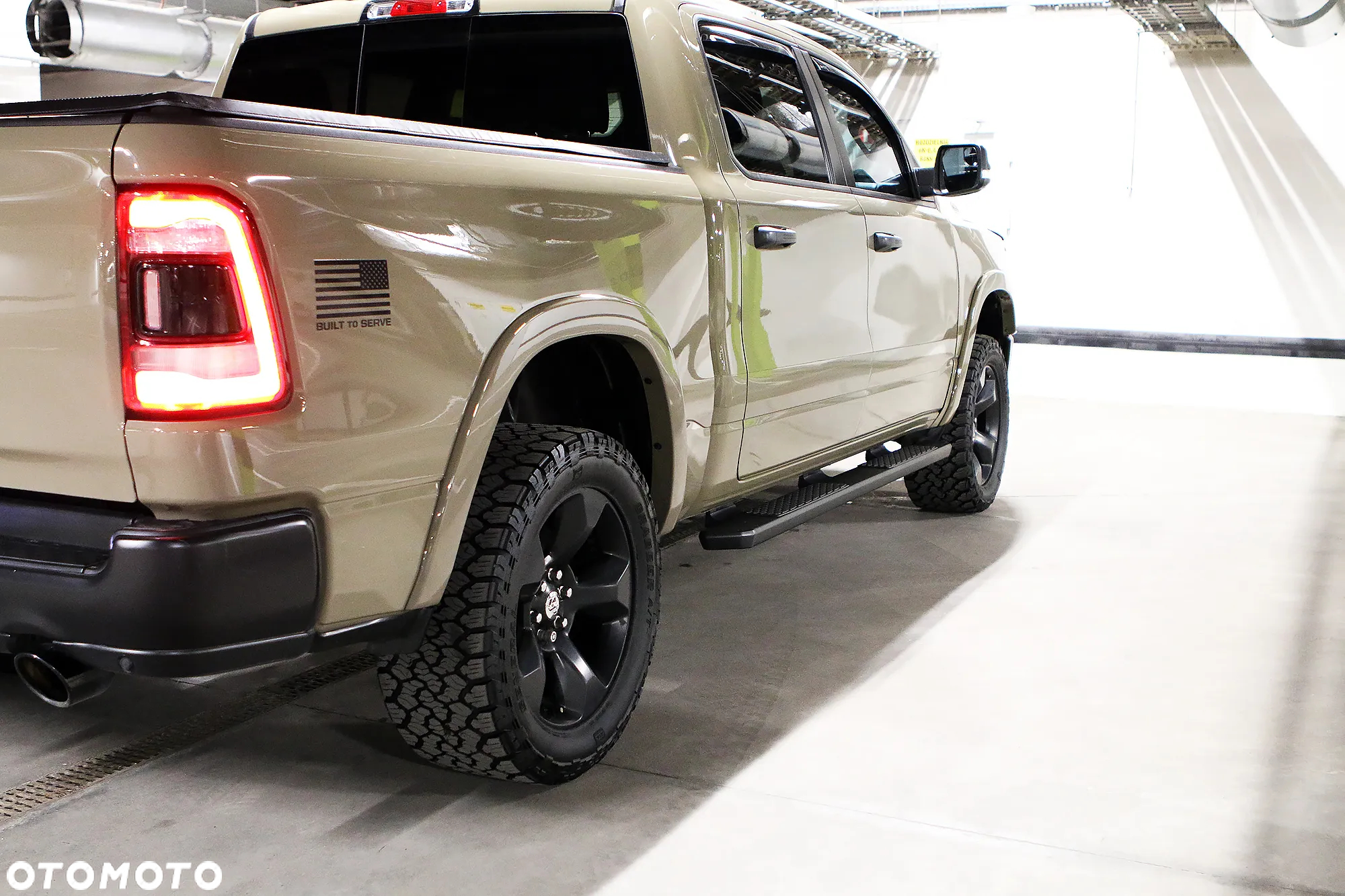Dodge RAM 1500 5.7 4x4 - 18