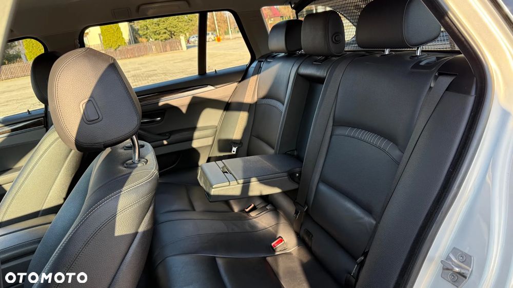 BMW Seria 5 525d Luxury Line - 13