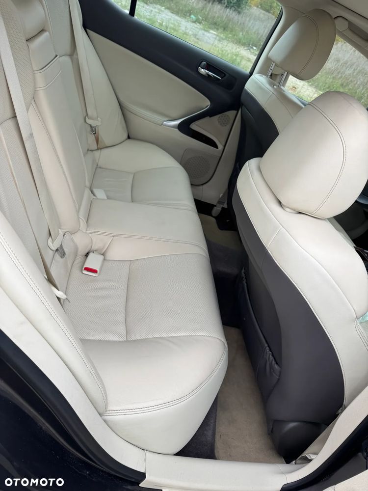 Lexus IS 220 D Prestige - 6