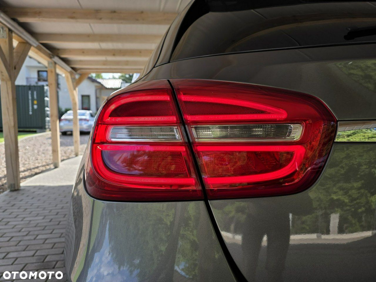 Mercedes-Benz GLA - 23