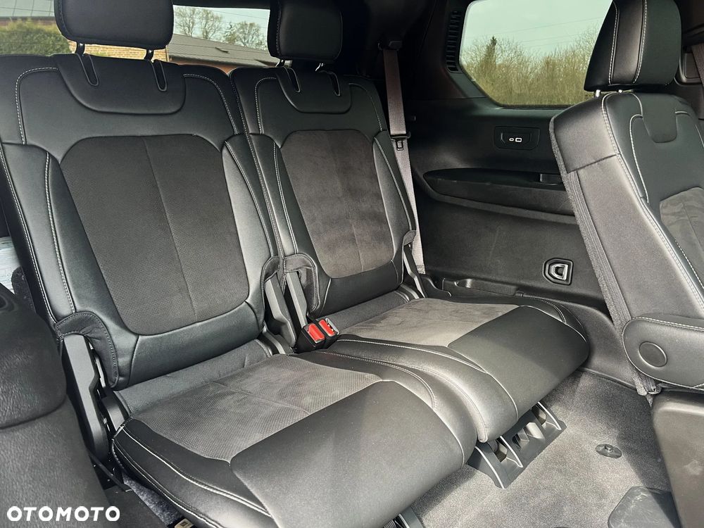 Jeep Grand Cherokee - 22