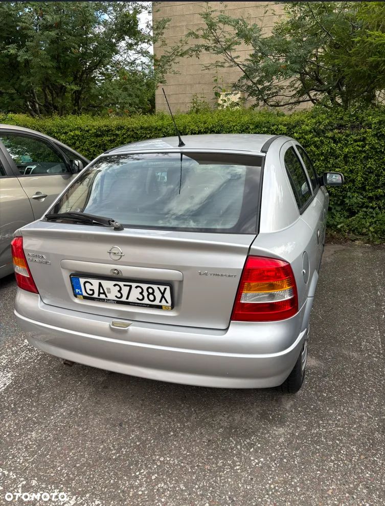 Opel Astra 2009 photo 4