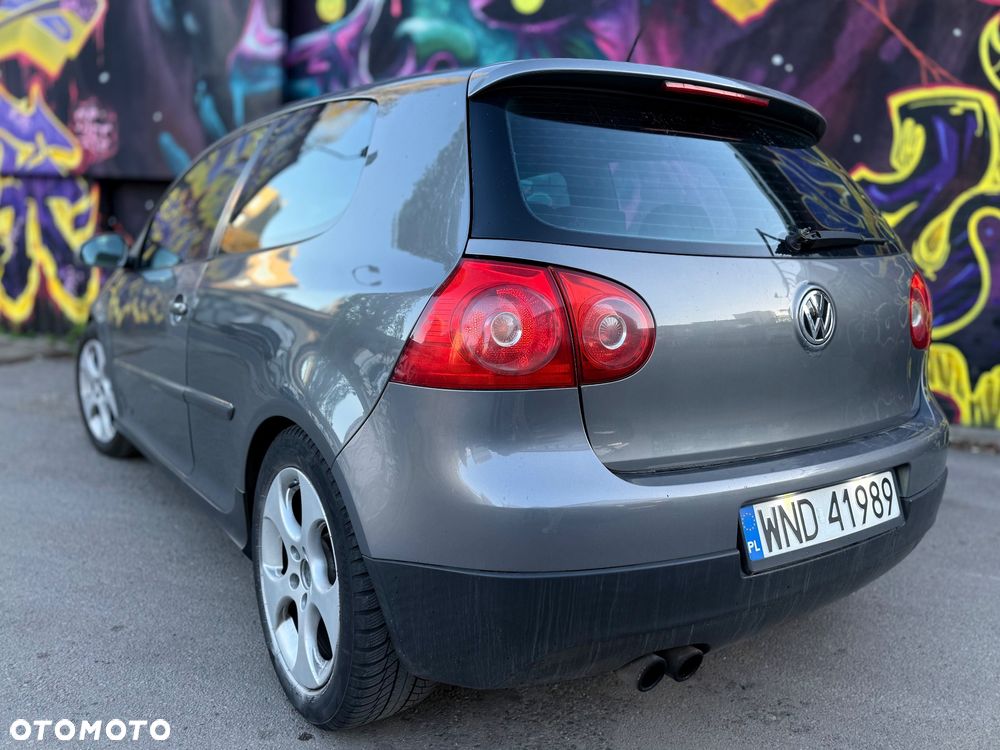 Volkswagen Golf - 5
