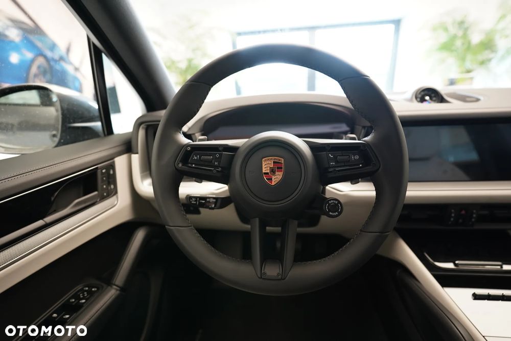 Porsche Cayenne - 25